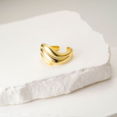 Chunky Waves Ring Gold